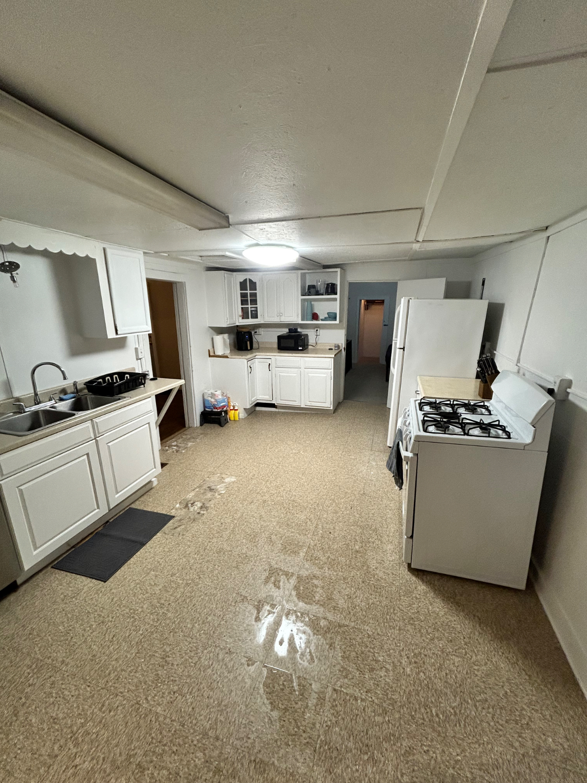 4 bedroom 2 Baths - Photo 9