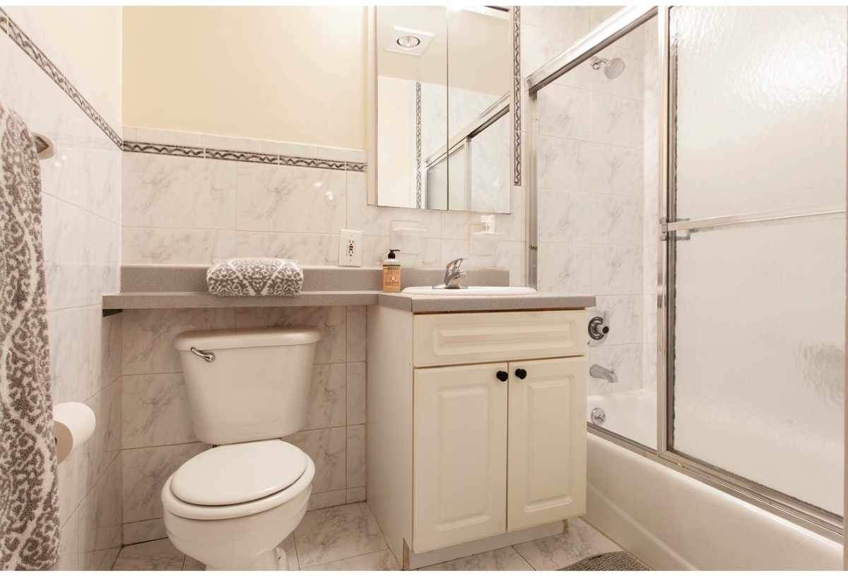 Designers 1 bedroom on the Upper East Side - Photo 7
