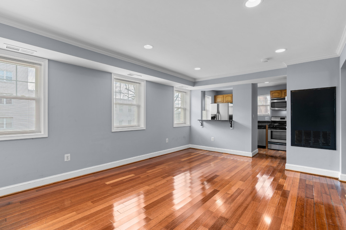 Cozy Condo in SE DC - Photo 3
