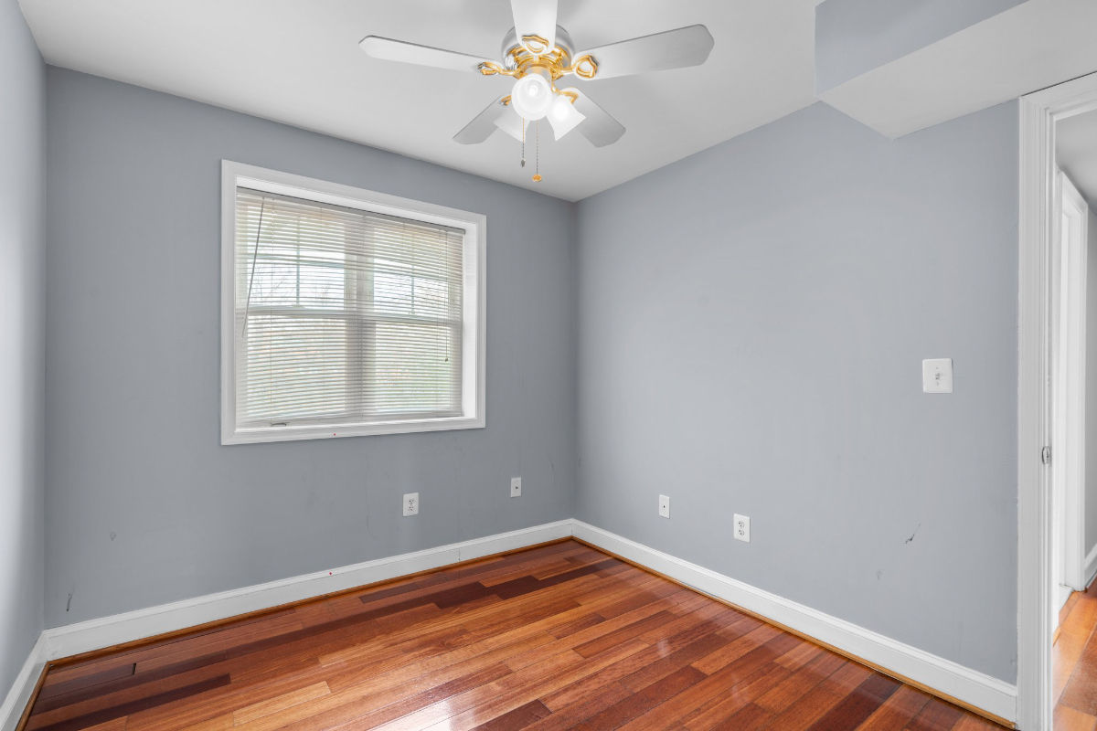 Cozy Condo in SE DC - Photo 9