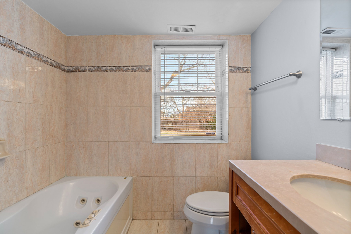 Cozy Condo in SE DC - Photo 12