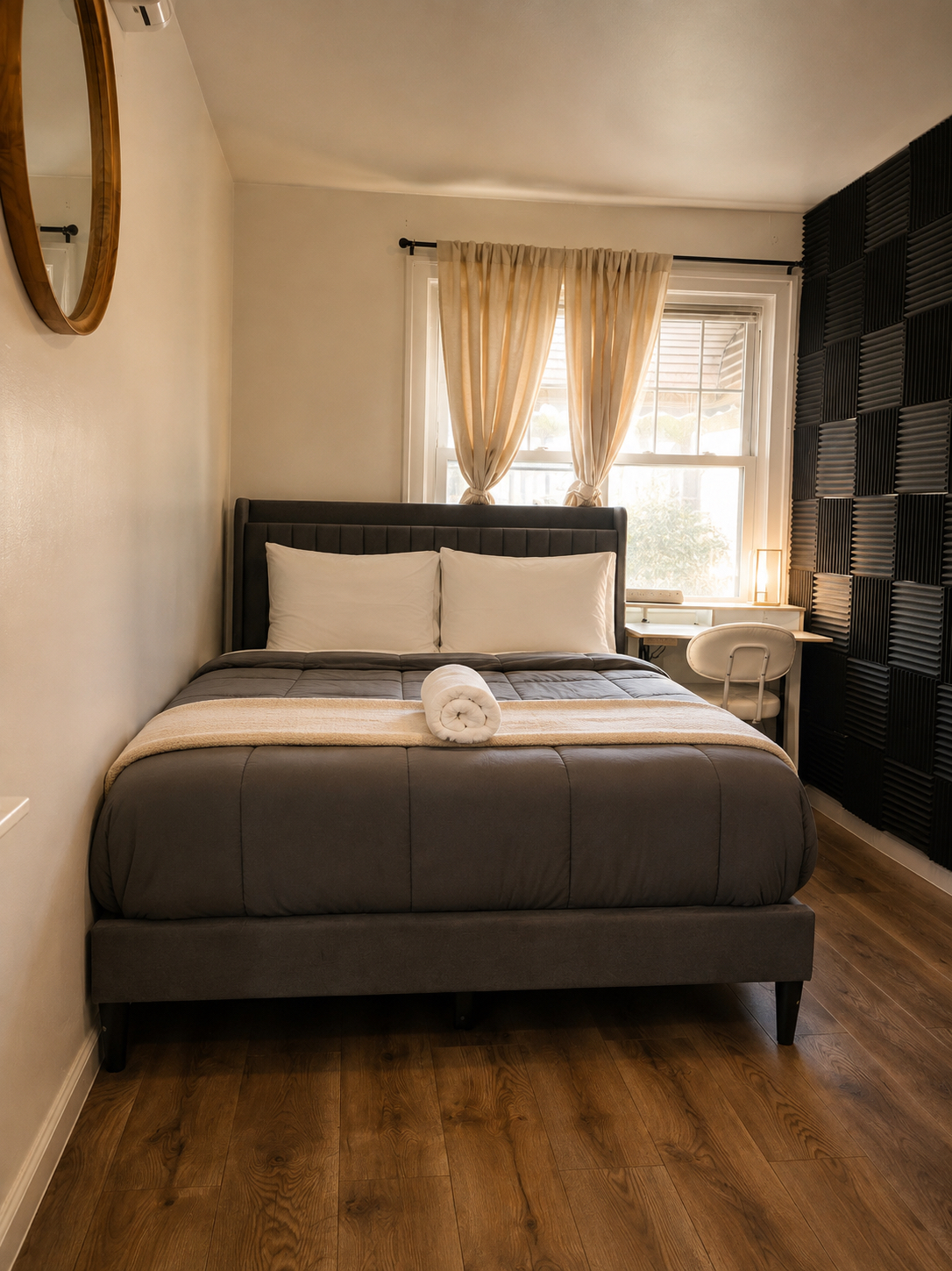 Modern Cozy Furnished Room - Photo 6