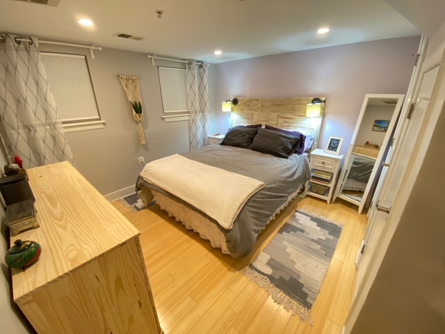 Furnished Bedroom in a Great Location - Photo 7