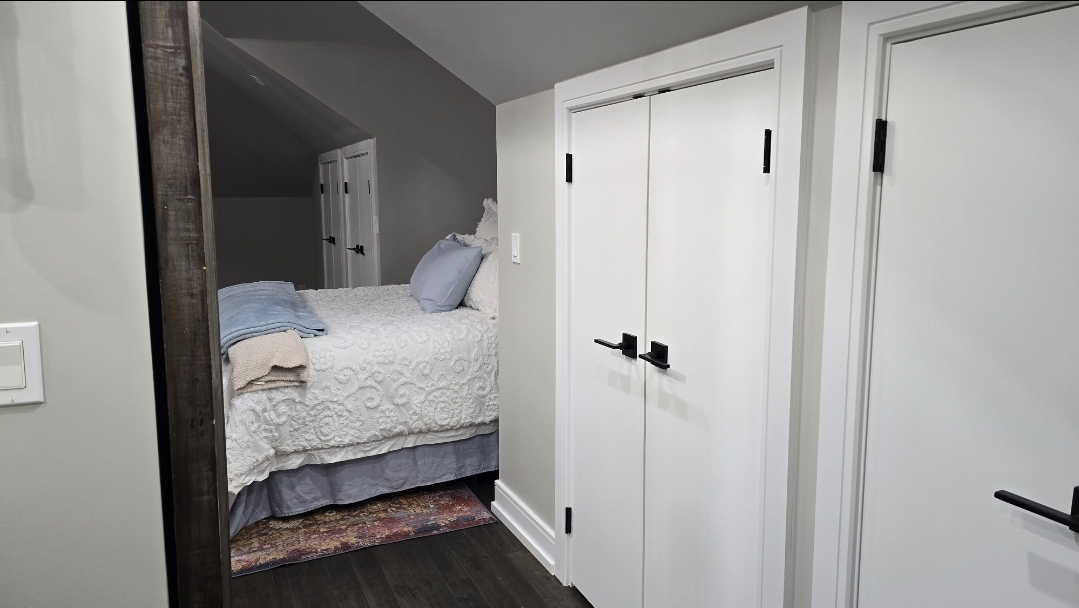 South Bayshore Apartment - Photo 2