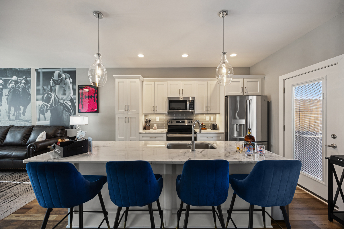 Chic Downtown Lexington 2BR/2BA Townhome - Hospital Hub - Modern, Safe - Photo 2