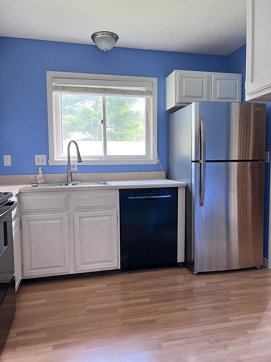 E13 Stonehedge Dr, South Burlington, VT 05403 - Photo 4