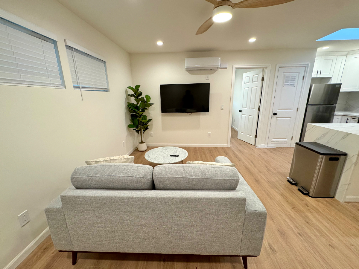 New 1BR Apt, In-Unit W/D, AC, Off Street Parking, Walkable, Fast WiFi, Work Space, Mins to ALL - Photo 3