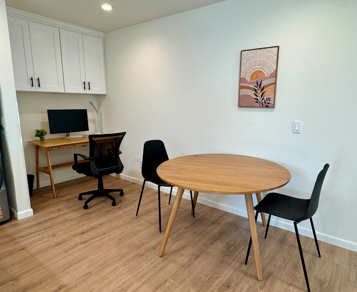 New 1BR Apt, In-Unit W/D, AC, Off Street Parking, Walkable, Fast WiFi, Work Space, Mins to ALL - Photo 4