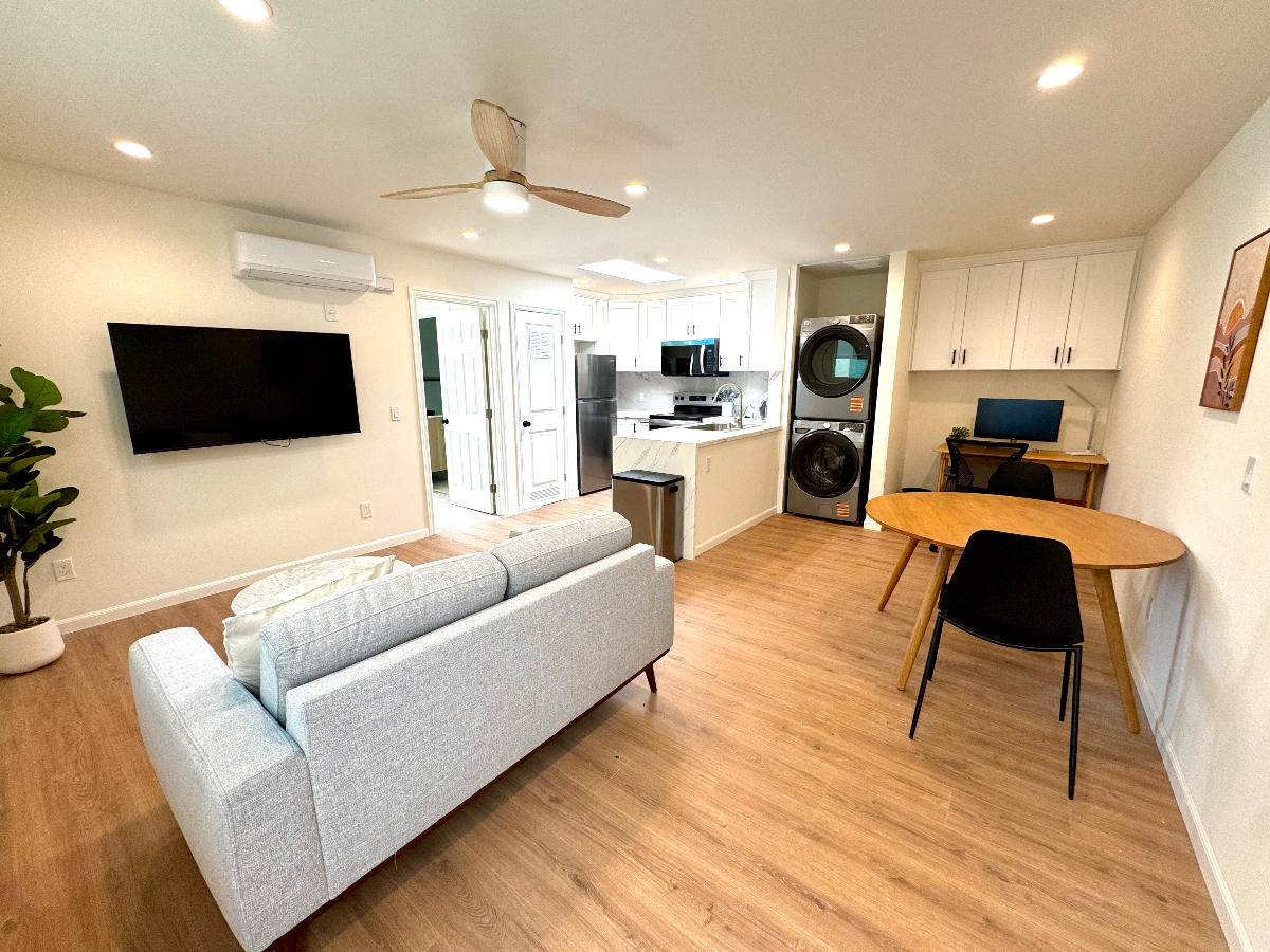 New 1BR Apt, In-Unit W/D, AC, Off Street Parking, Walkable, Fast WiFi, Work Space, Mins to ALL - Photo 2