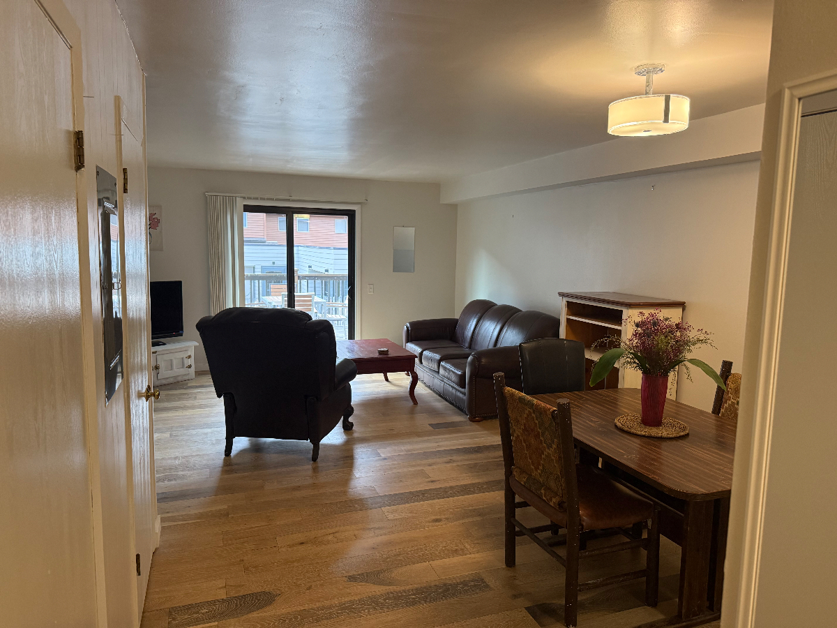 2 Bedroom Apartment next to Snow King Resort - Photo 2