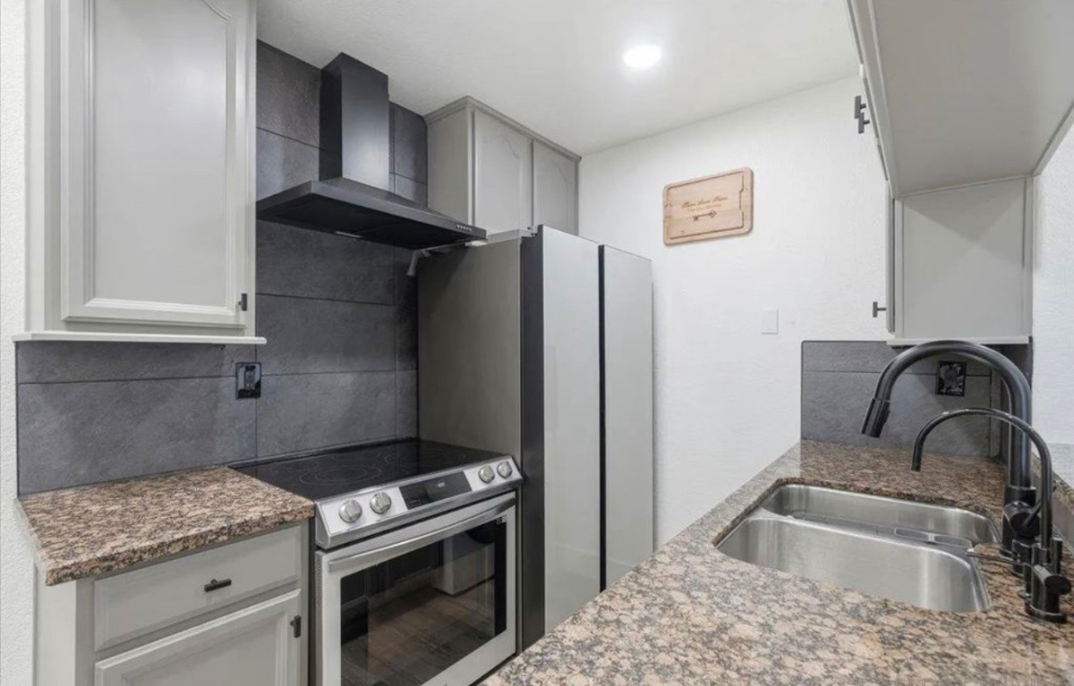 Modern & Cozy North Park Condo - Prime Location - Photo 2