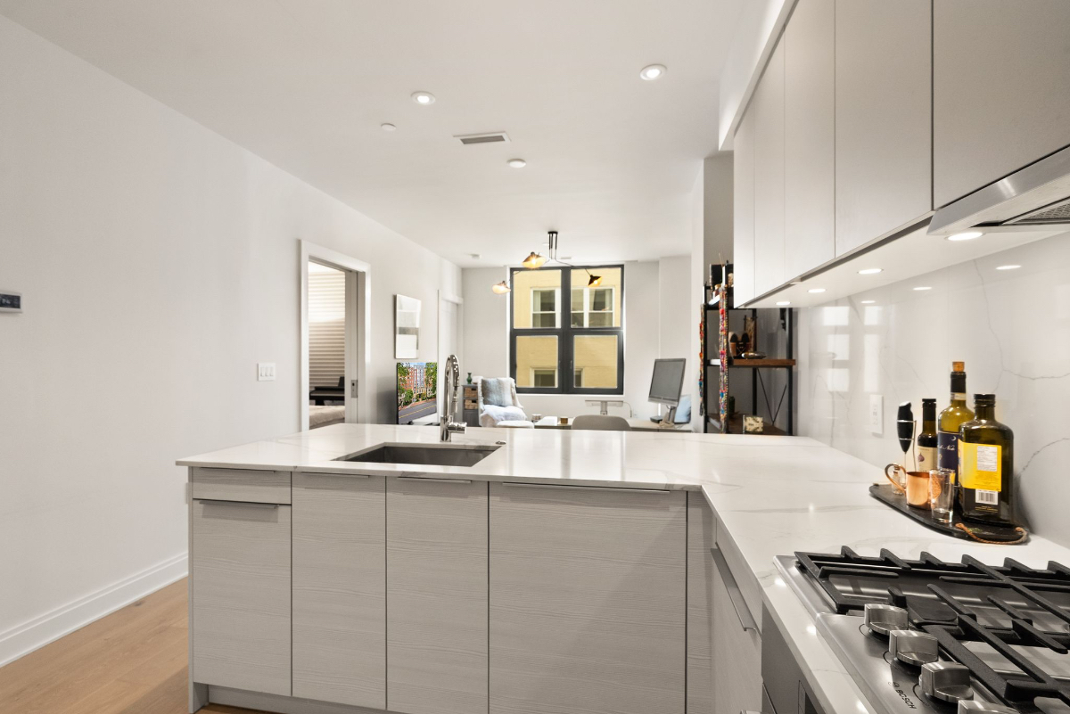 A modern sanctuary in the heart of vibrant DC - Logan/Dupont circle area - Photo 3