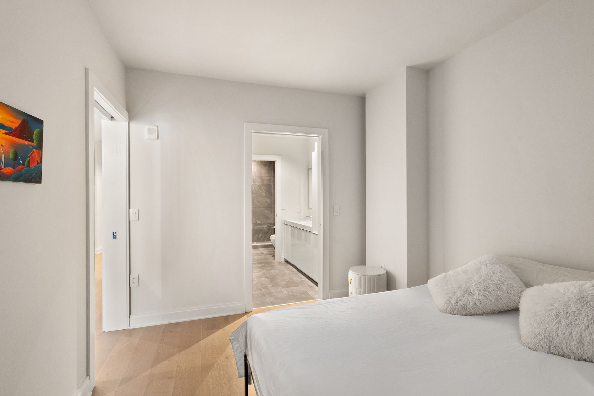 A modern sanctuary in the heart of vibrant DC - Logan/Dupont circle area - Photo 6