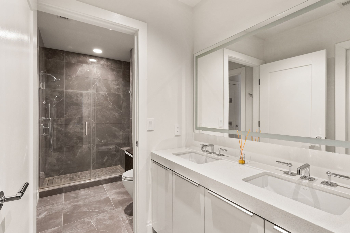 A modern sanctuary in the heart of vibrant DC - Logan/Dupont circle area - Photo 9