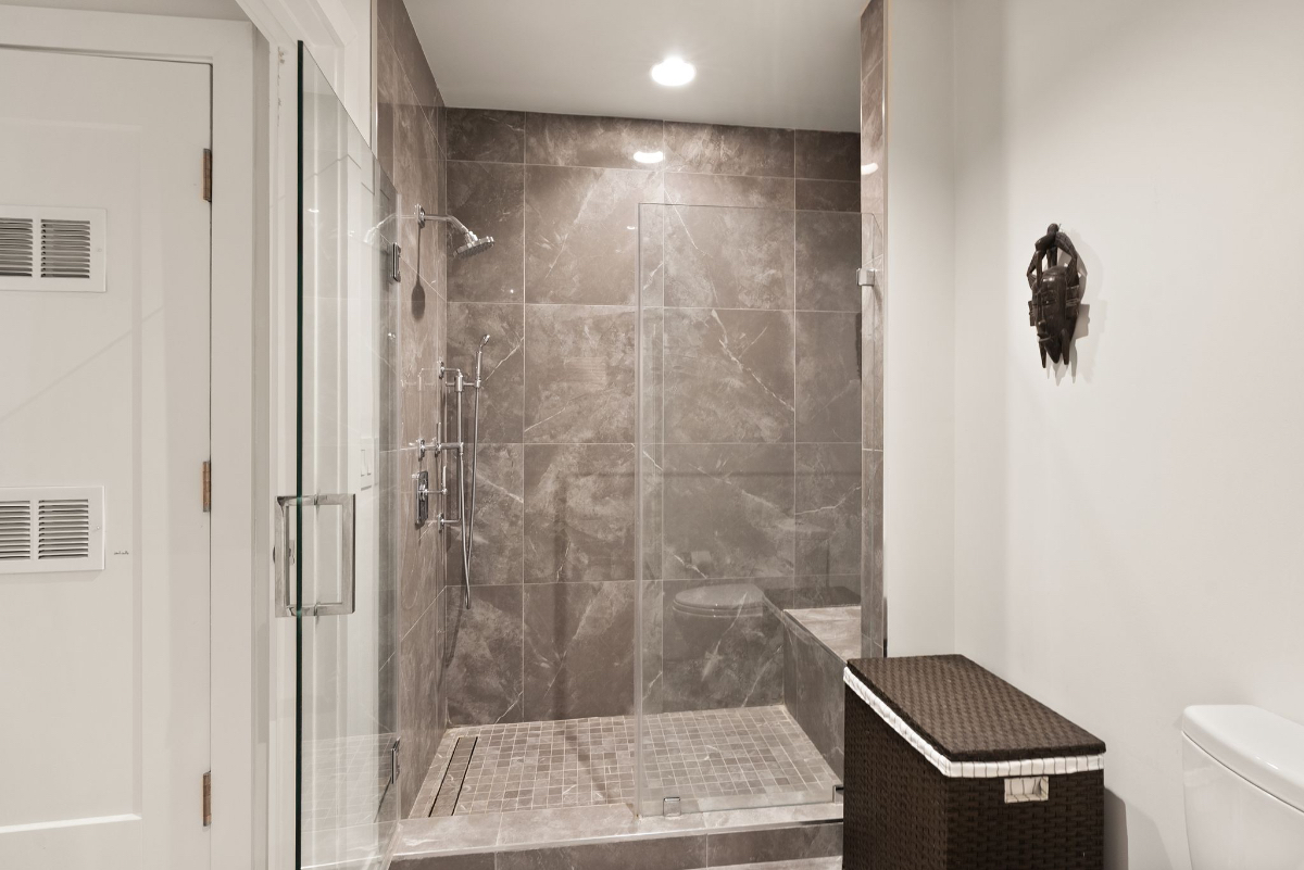 A modern sanctuary in the heart of vibrant DC - Logan/Dupont circle area - Photo 11