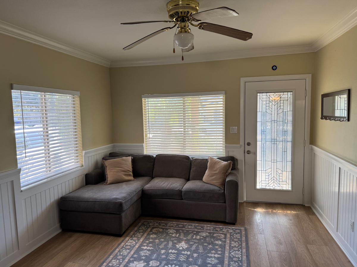 Spacious 2 Storey Rental In North Park With All Utilities Included Near Major Hospitals And Downtown - Photo 2