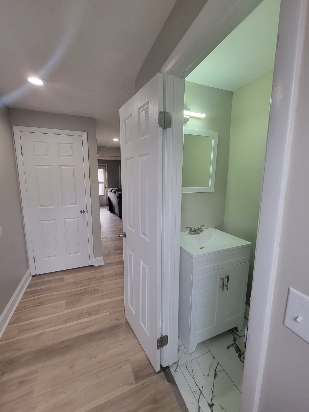 Charming Furnished Duplex - Photo 2