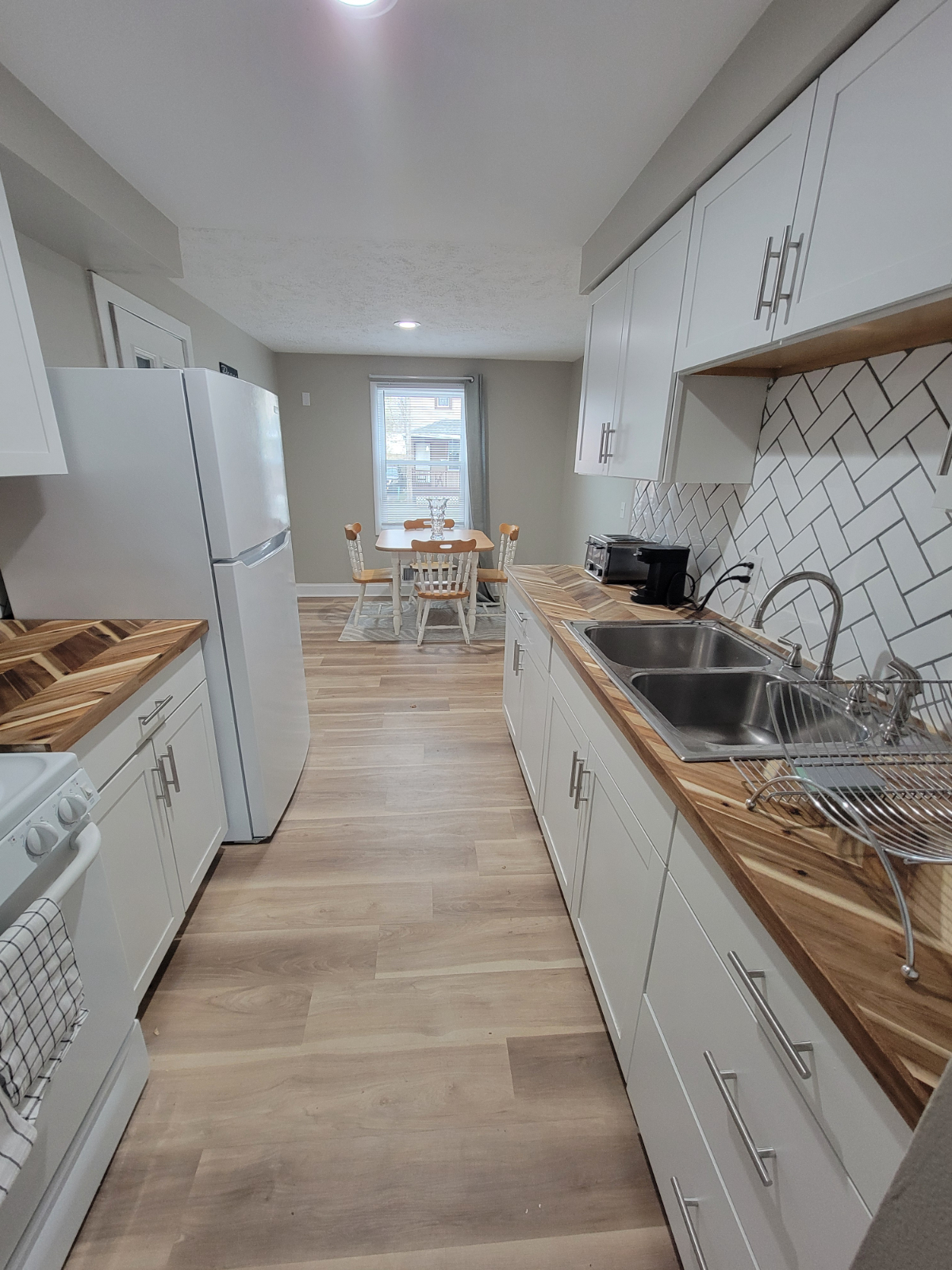 Charming Furnished Duplex - Photo 5