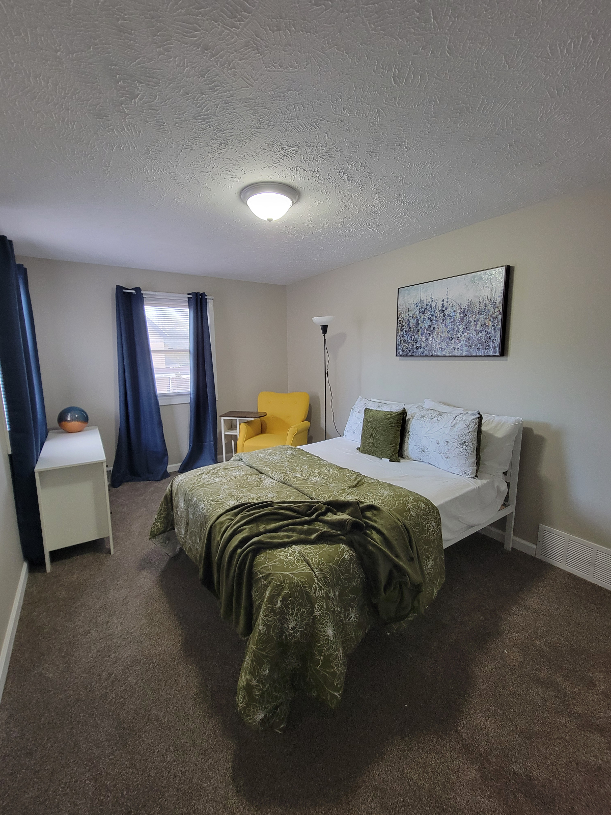 Charming Furnished Duplex - Photo 9