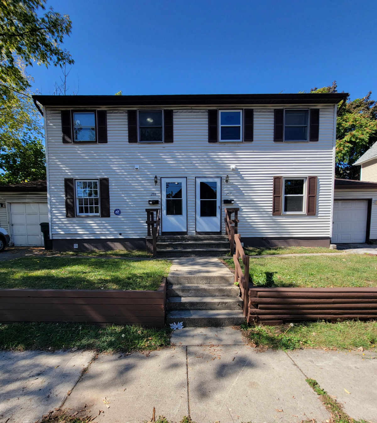 Charming Furnished Duplex - Photo 1
