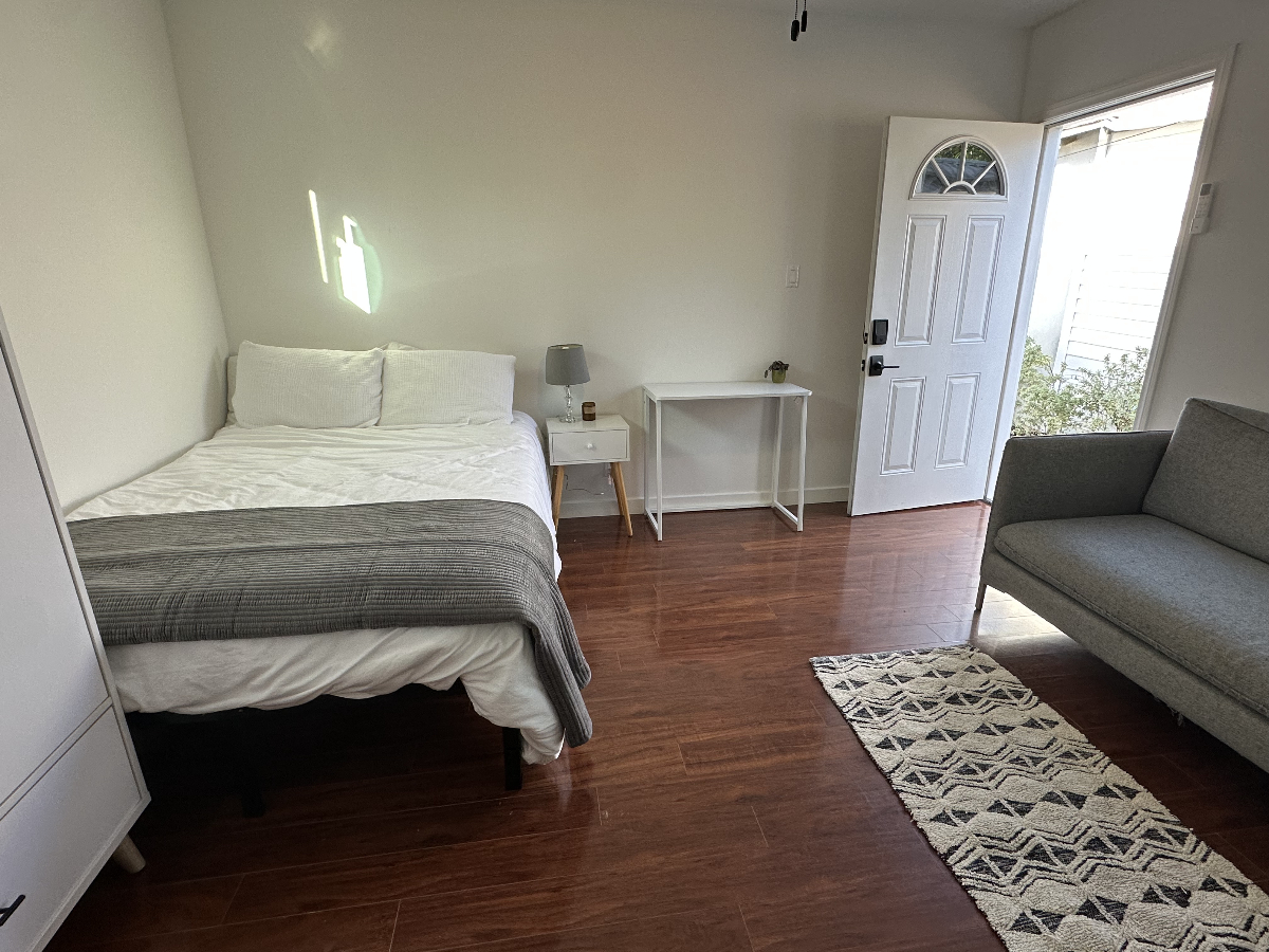Cozy Faircrest Heights Studio Guest Cottage - Photo 3