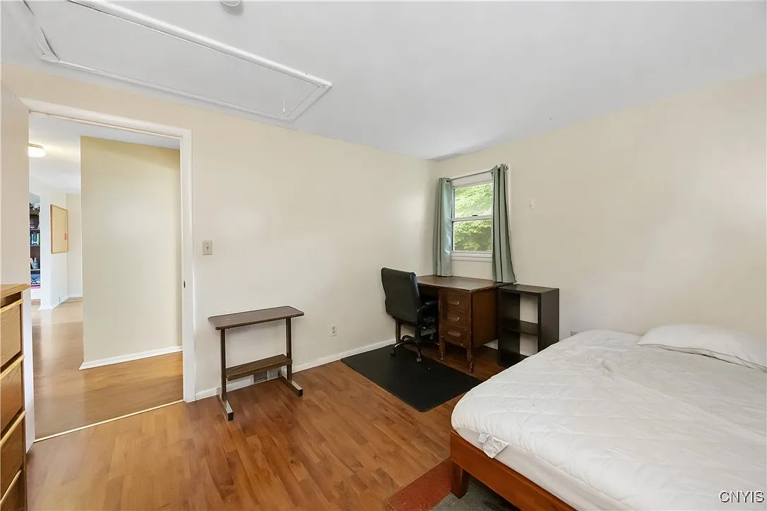 Private Room on a quiet block close to hospitals and public transportation - Photo 4