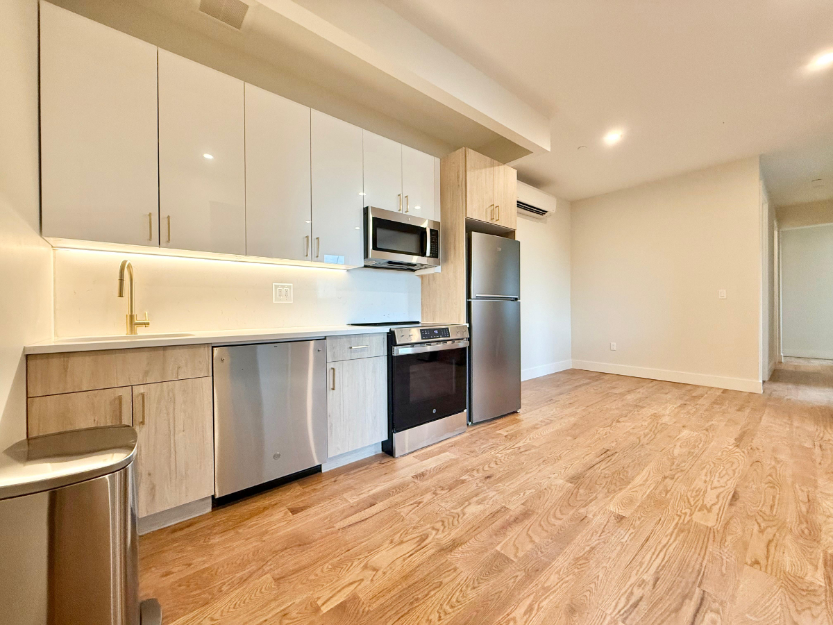 Furnished Brightroom in Clinton Hill #824 - Photo 5