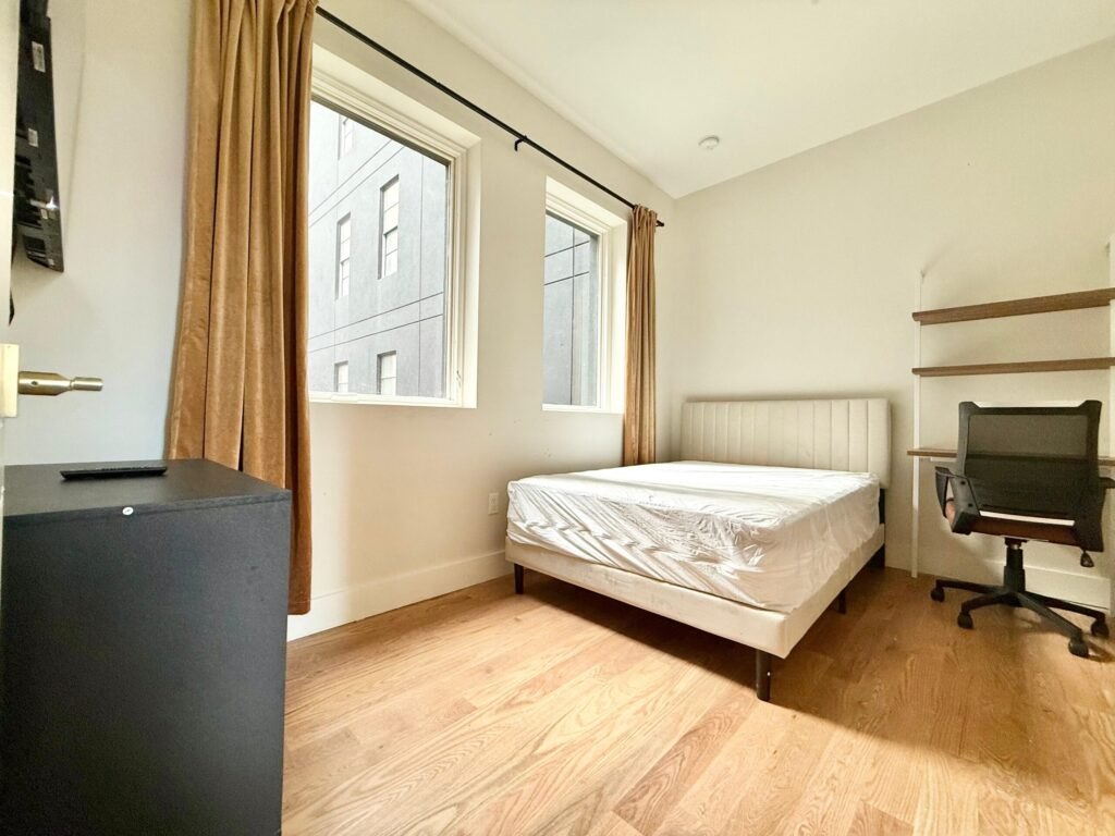 Furnished Brightroom in Clinton Hill #824 - Photo 6