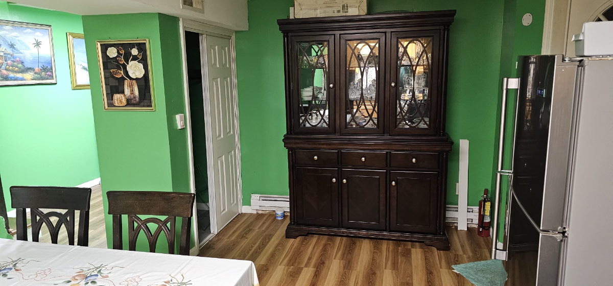 Comfortable 2-Bed, 1-Bath Apartment With Kitchen Extras and Easy Street Parking - Photo 8
