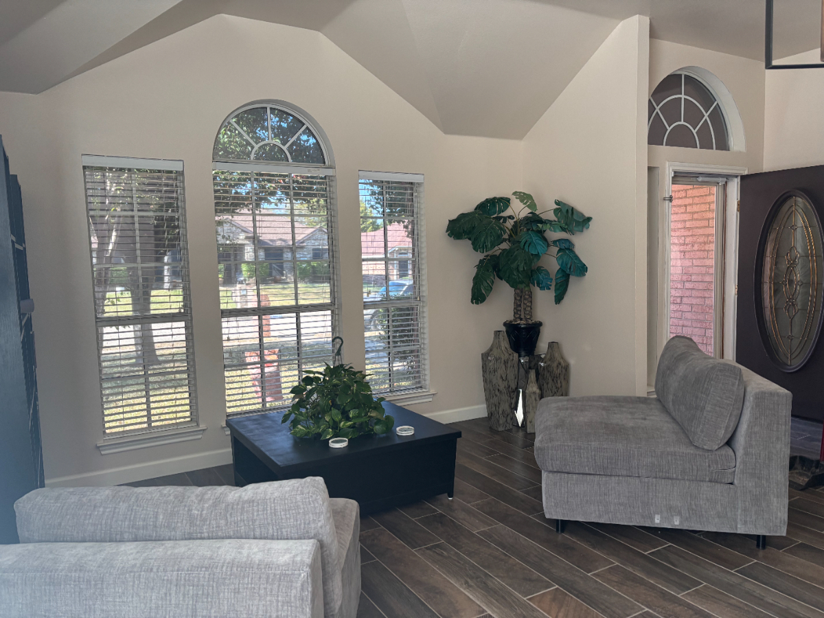 Spacious King Room with Private Bath & Garage Parking in Shared Home -- Flexible Lease Term Room 1 - Photo 12