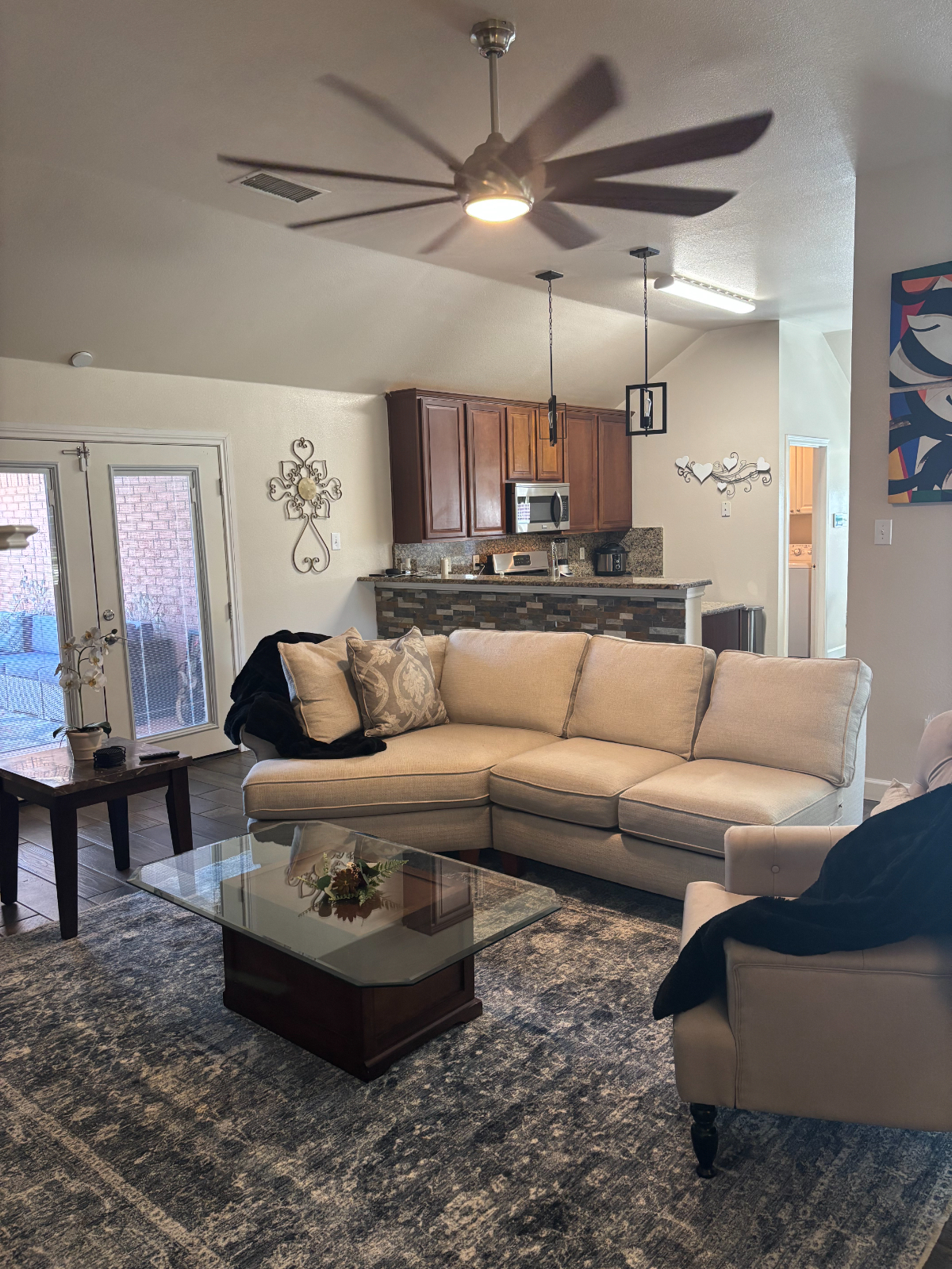 Spacious King Room with Private Bath & Garage Parking in Shared Home -- Flexible Lease Term Room 1 - Photo 6