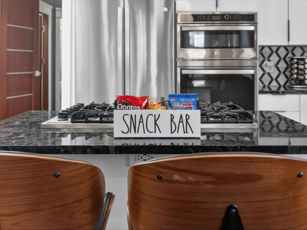 Modern Cohoes Flat with Balcony Coffee Bar 3BD 2BR - Photo 6