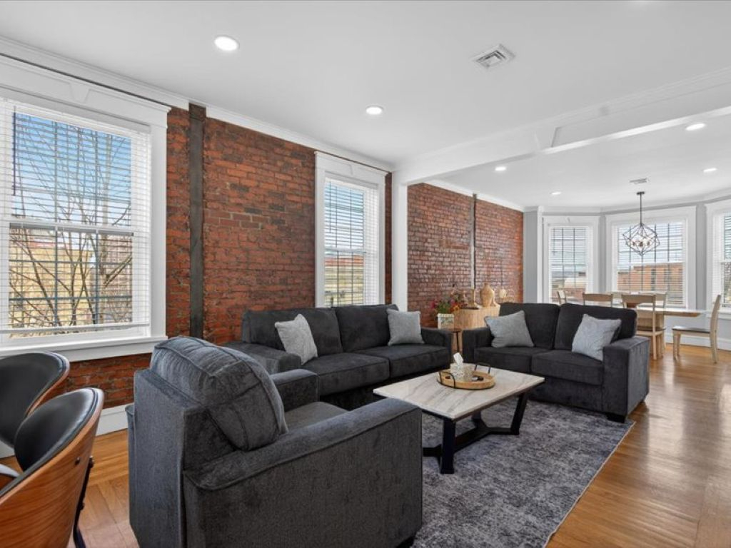 Modern Cohoes Flat with Balcony Coffee Bar 3BD 2BR - Photo 3