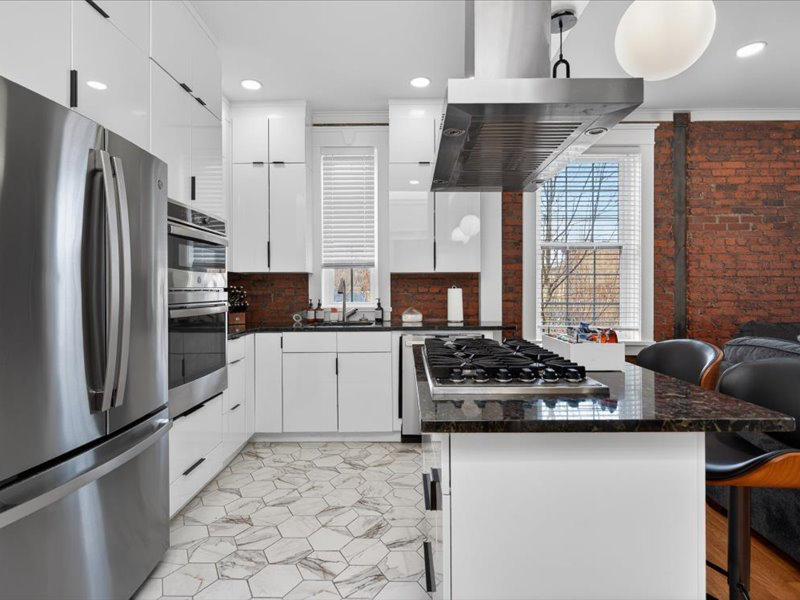 Modern Cohoes Flat with Balcony Coffee Bar 3BD 2BR - Photo 4