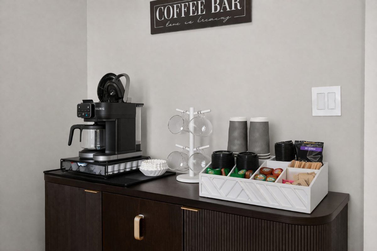 Modern Cohoes Flat with Balcony Coffee Bar 3BD 2BR - Photo 9