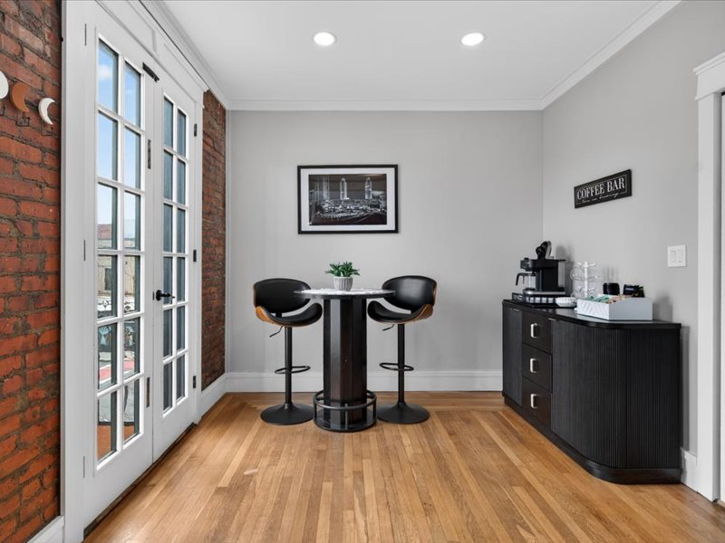 Modern Cohoes Flat with Balcony Coffee Bar 3BD 2BR - Photo 10