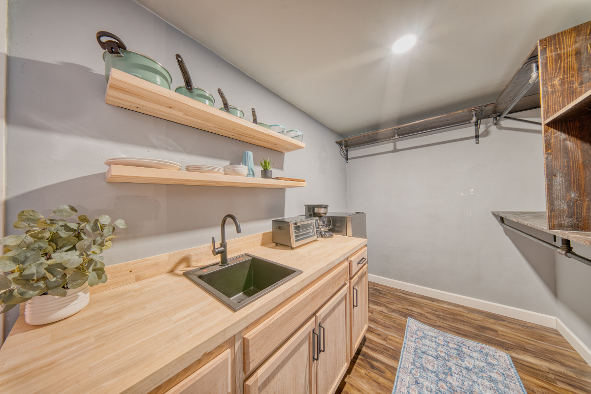 Peaceful 3BR Near Bend. Modern, Forested, Perfect for Remote Workers & Families - Photo 5