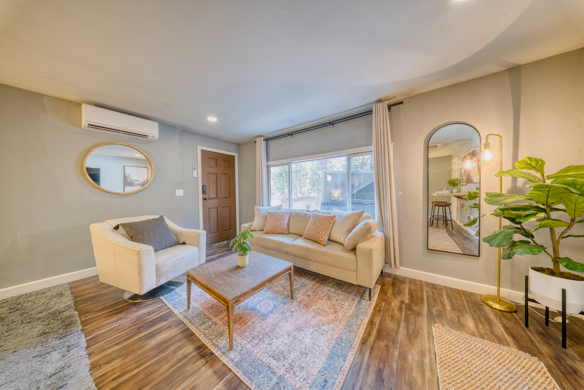 Peaceful 3BR Near Bend. Modern, Forested, Perfect for Remote Workers & Families - Photo 3