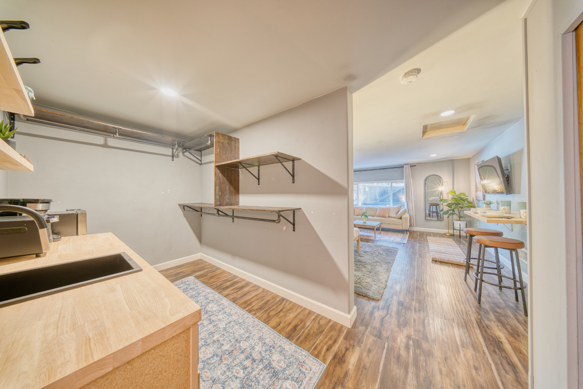 Peaceful 3BR Near Bend. Modern, Forested, Perfect for Remote Workers & Families - Photo 6