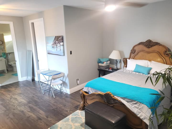 Spacious 2 bedroom casita just for you - Photo 2