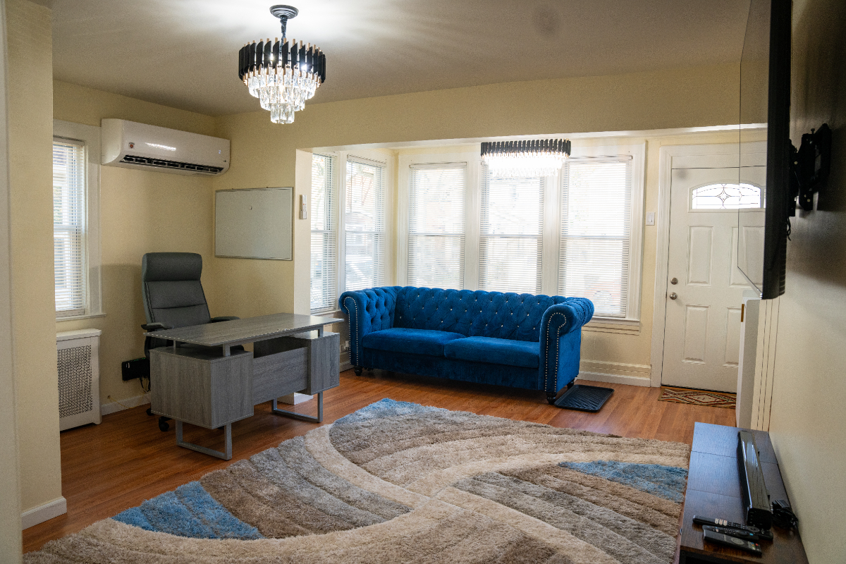 Relaxing 1BR Suite in Residential St Albans Queens NY, Central Air, Utilities Included - Photo 4