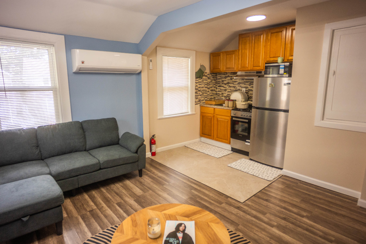 Relaxing 1BR Suite in Residential St Albans Queens NY, Central Air, Utilities Included - Photo 7