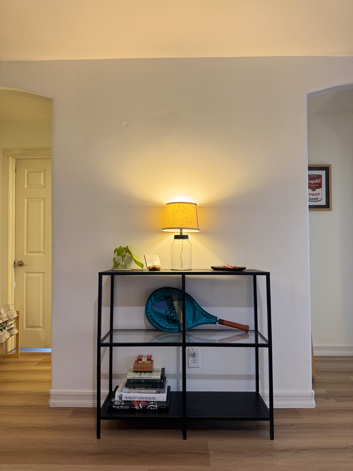 Cozy California 2BR Apartment with Free Parking Space - Photo 2