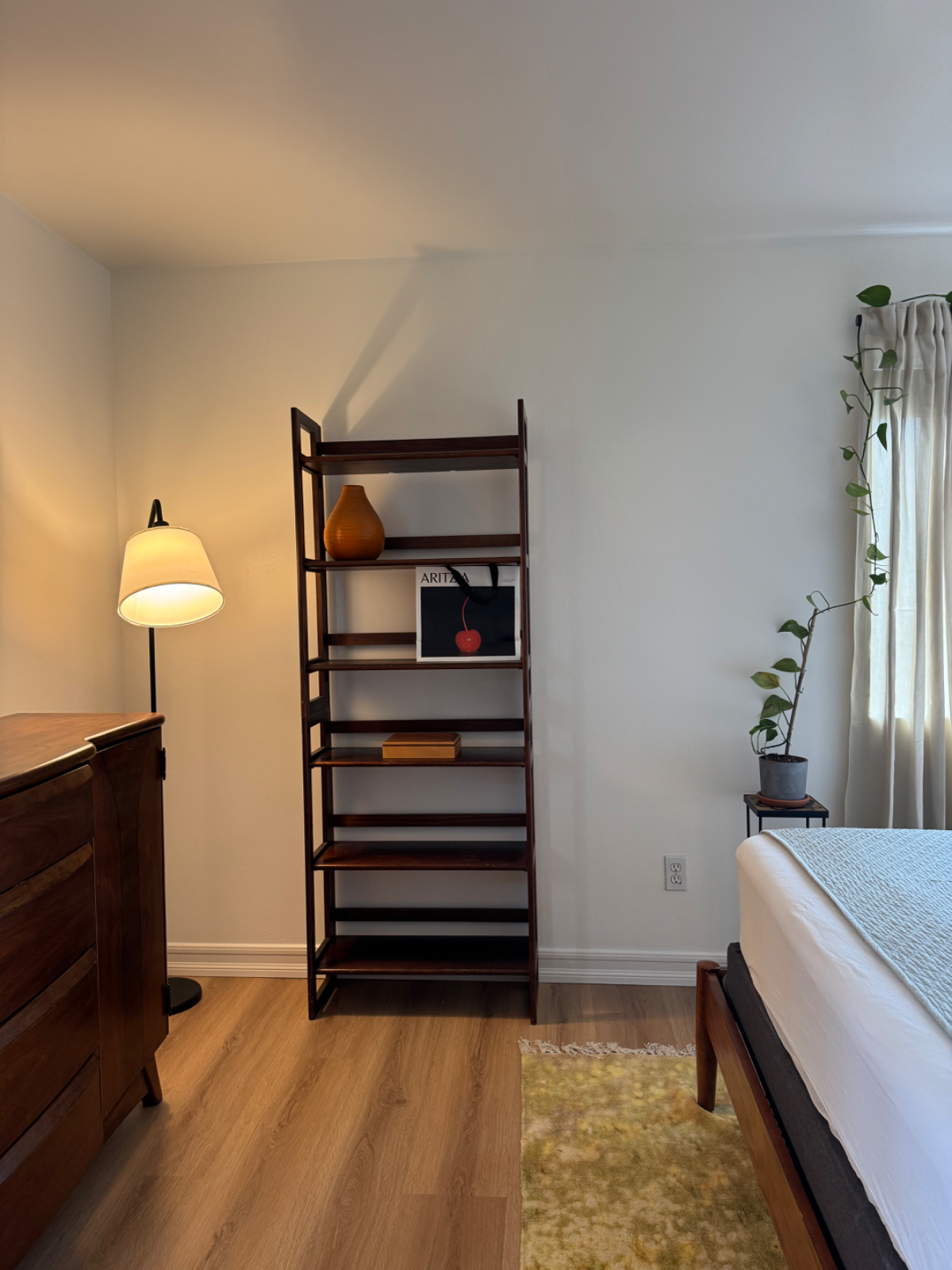Cozy California 2BR Apartment with Free Parking Space - Photo 5