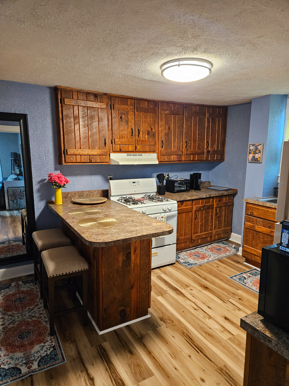 Annie's Woodburn Suite - Photo 1