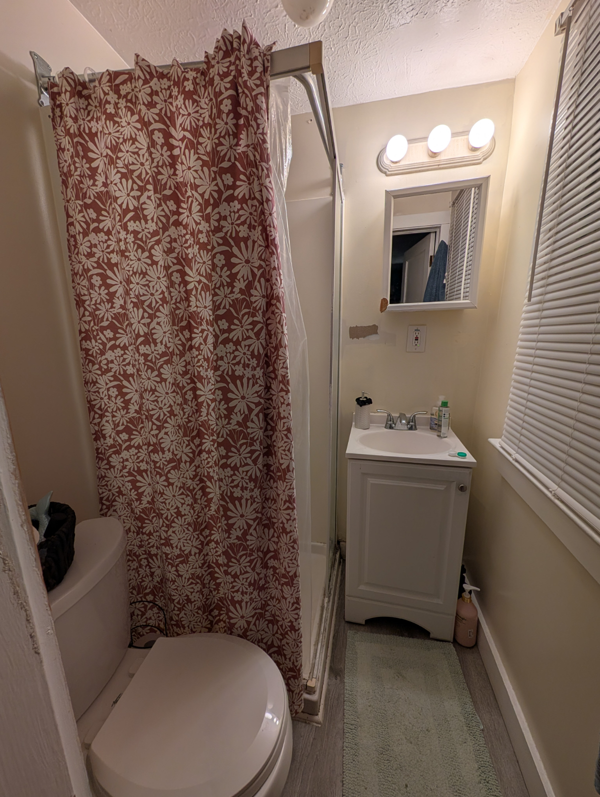 Private Bed & Bath near Strong Hospital - Photo 3