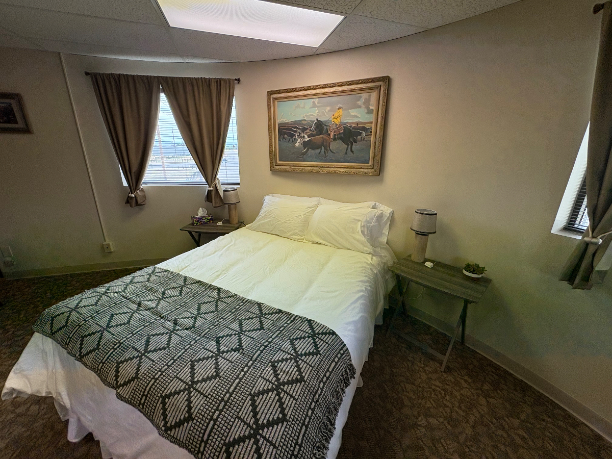 2 bed 2 bath cozy Riverton APT around the corner from Sagewest - Photo 4