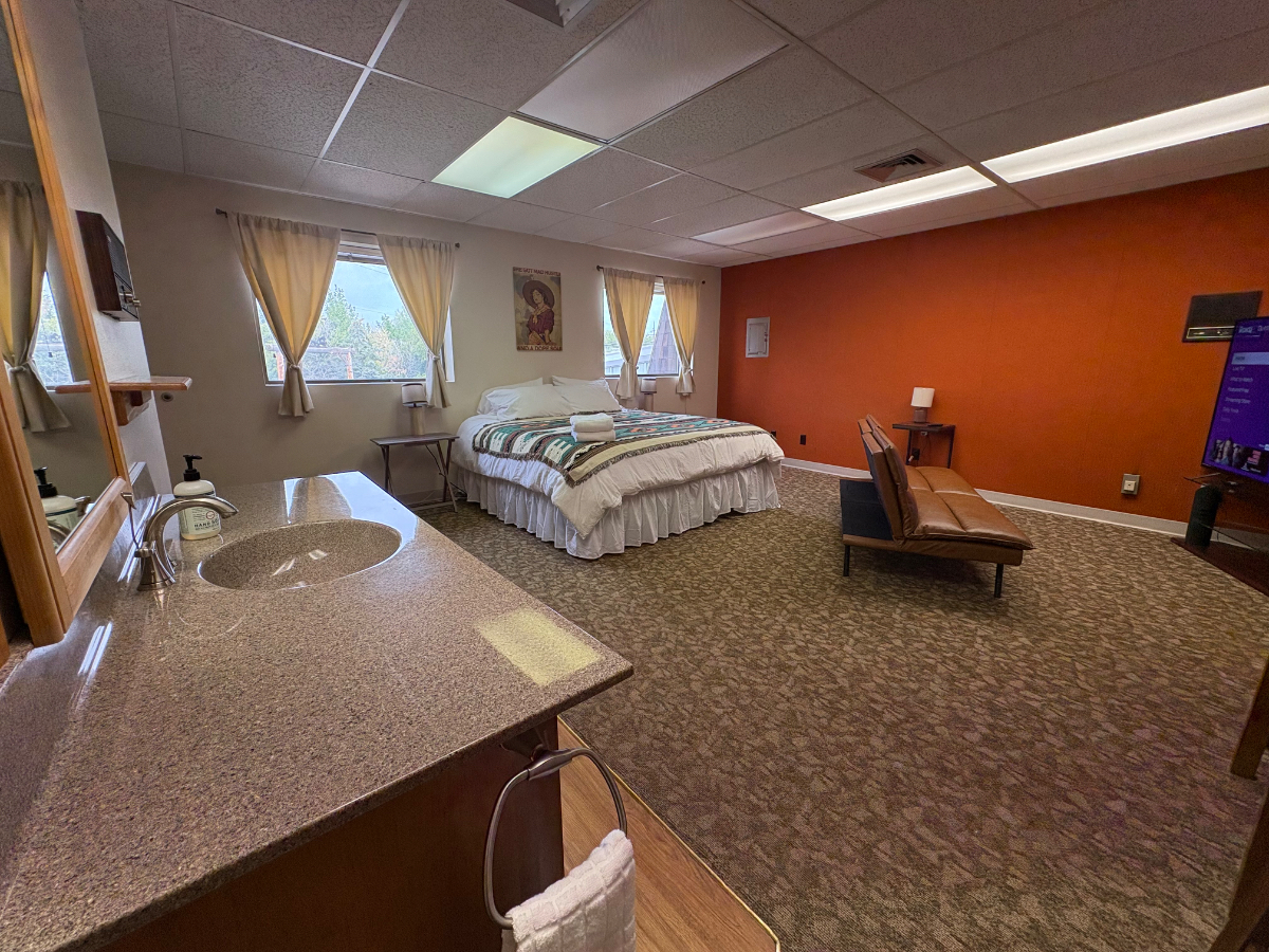 2 bed 2 bath cozy Riverton APT around the corner from Sagewest - Photo 8