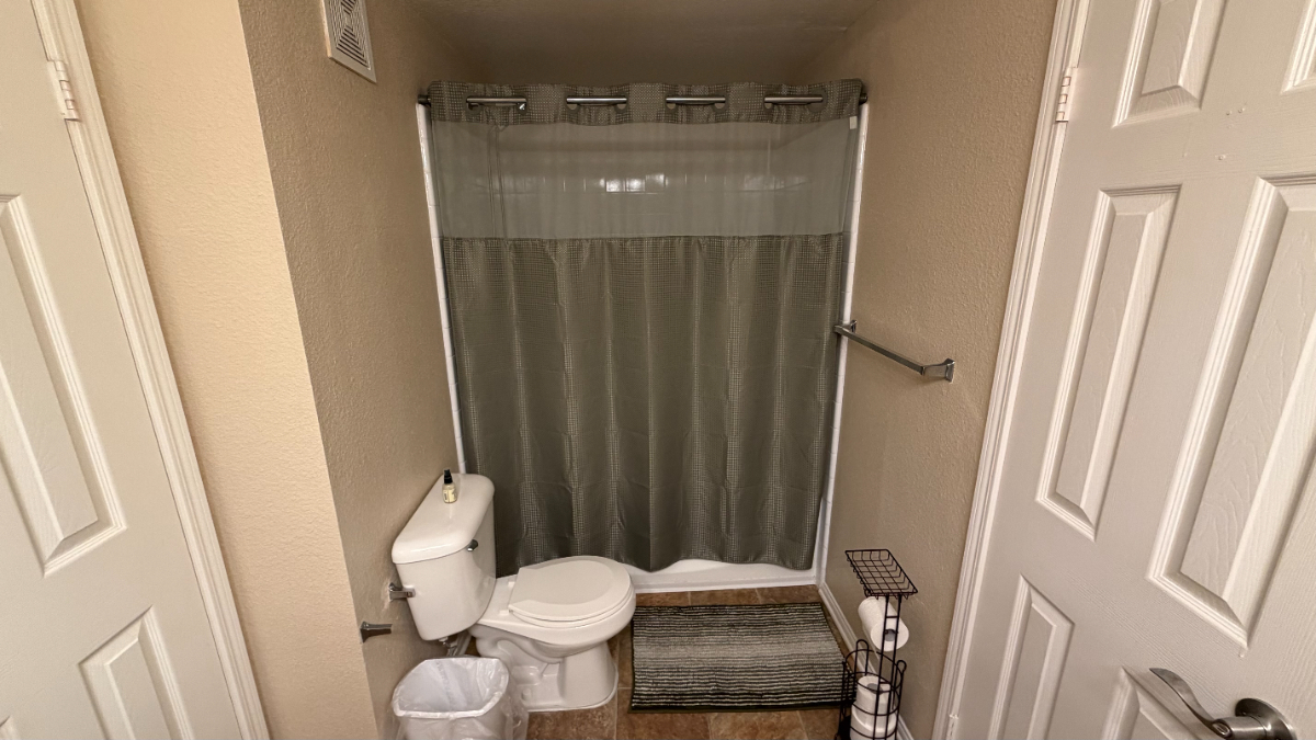 Private Room with En-Suite Bath in Gated Community w/ Resort-Style Amenities -- Near Shopping & Snapdragon Stadium - Photo 5