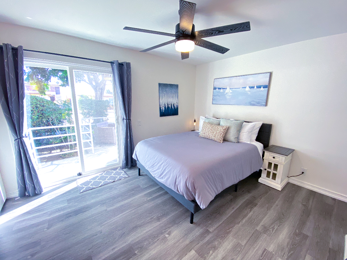 Beautiful dog friendly Townhouse with in-ground spa 1/2 block from the Crown Point Beach Park - Photo 3
